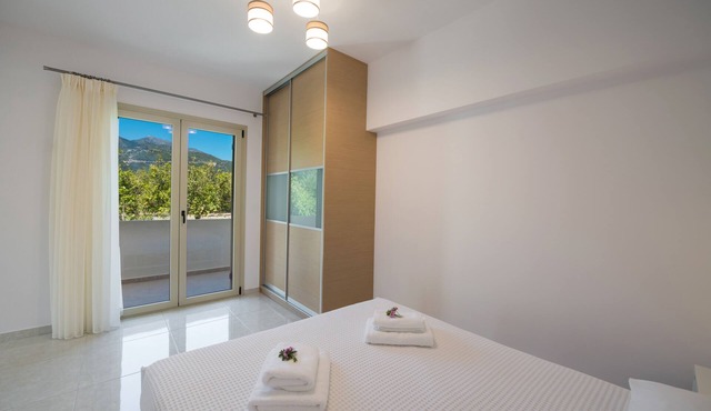 Bounatsa Studios & Apartments