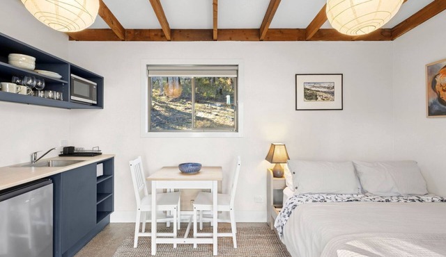 Boundary Studio - a peaceful bushland hideaway