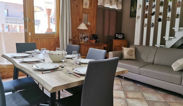 Bourg-Morel 2 - Large cosy duplex, balcony facing south, in the main pedestrian street