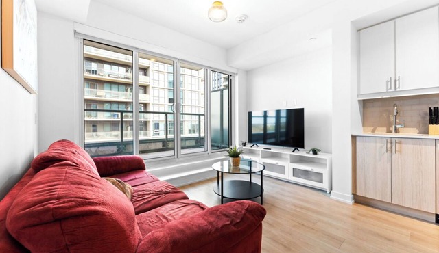 Boutique 2-Beds/2-Bath, Free Parking, Minutes to downtown and shopping