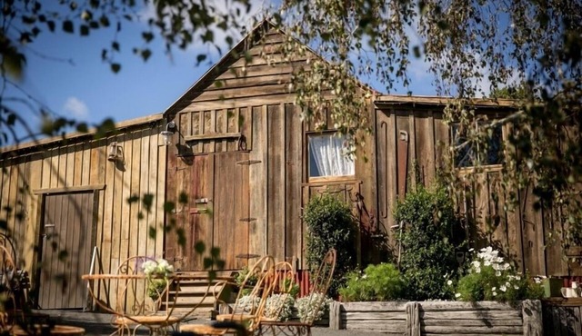 'Boutique Barn' barn accommodation/wedding venue
