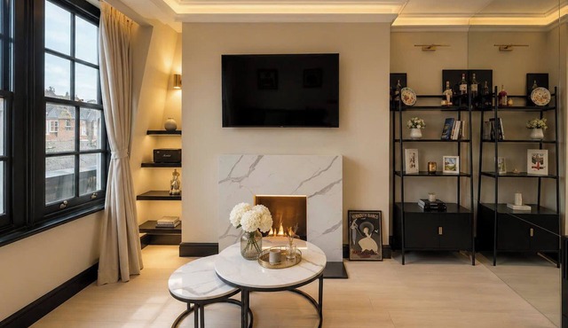 Boutique Luxury London Soho Apartment | Sleeps 4