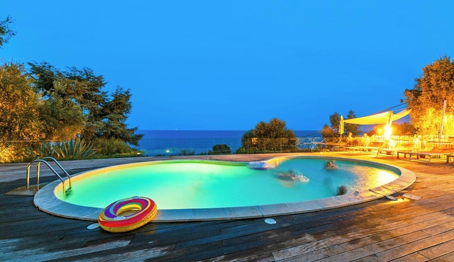 Boutique Pool Apt. Balzi Rossi - Roma 2, Ventimiglia, Italy