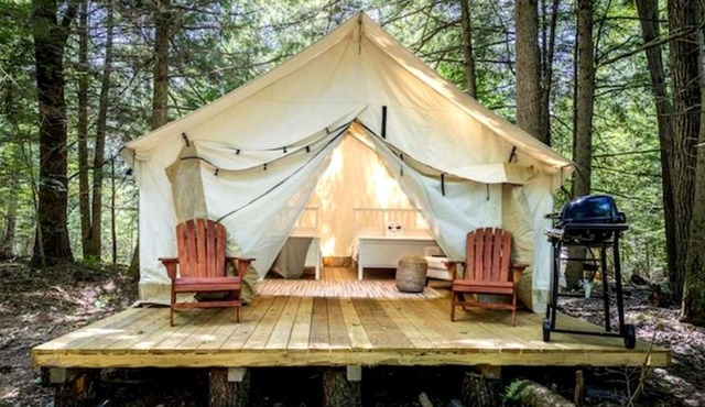 Boutique Queen Suite Glamping Tent with Two Queen Beds, Patio Dining, Grill, Pet Friendly in Broadalbin, New York