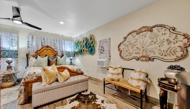 Boutique Studio Walk to College Park