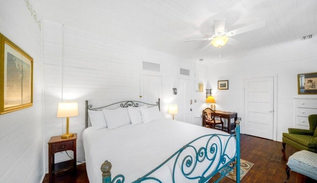 Bowery Inn | Gorrie's Getaway