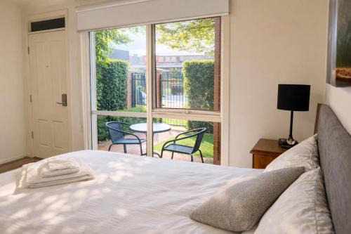 Box Hill Studio Apartment 2