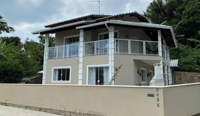 HIGH STANDARD HOUSE IN FRONT OF THE BEACH WITH POOL
