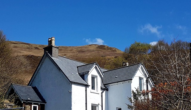 Bracara Cottage with stunning views of Loch Morar.