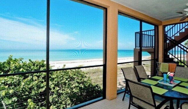 Bradenton Beach Club A - Anna Maria Island- Condo 3 Bedroom/2 Bath ocean view, maximum occupancy of 6 people.