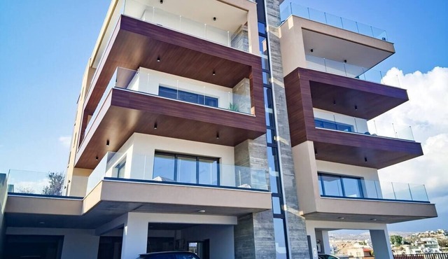 Brand NEW 2-Bed Apartment in Agios Athanasios