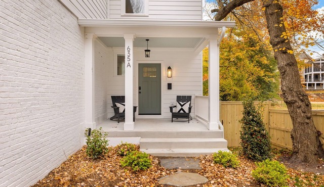 Brand new 2025 townhome in Alexandria. 3 bedrooms, each with private en-suite bath. Basement suite with rec room—perfect for teens or guests. Fully fenced yard, pet friendly. 10-min walk to King Street Metro + FREE trolley to Old Town waterfront.