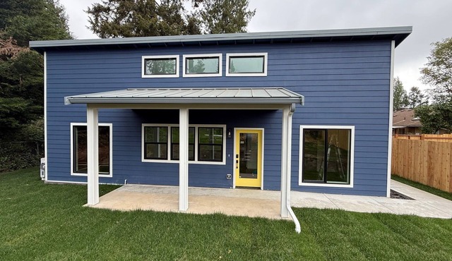 Brand New 2BD 2BA Backyard Cottage with AC
