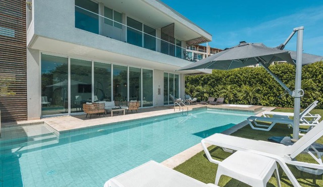 Brand new 4BR Villa at Calablanca
