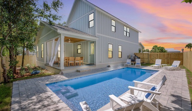 BRAND NEW 5br House ~ 2min walk to beach~ PrivatePool~GameRoom