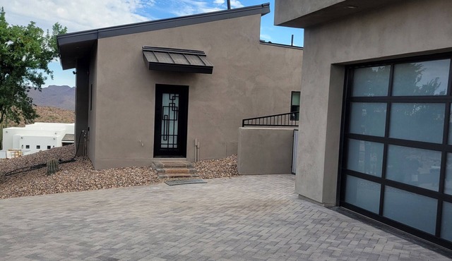 Brand new 800 square foot detached guest house at top of the mountain