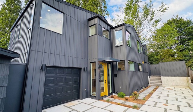 Brand New Architecture Gem 3BR House +SPA Bathroom