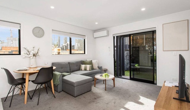 Brand New Opposite Hagley Park Close CBD Hospital