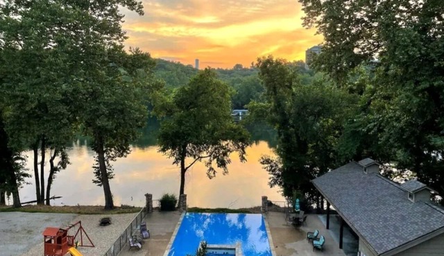 Branson Hidden Gem: No Stairs/3 Plush King beds Minutes to Downtown Attractions