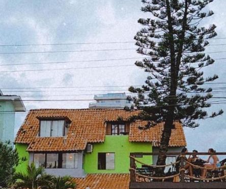 BRAVA POINT Pousada e Hostel