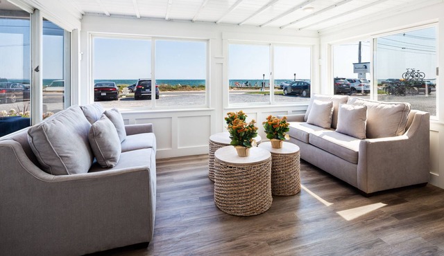 Breakwater Hotel