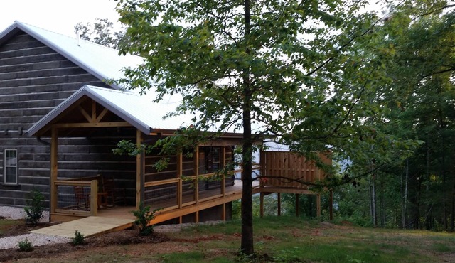 Breathtaking Bluff View Cabin. nCome here for amazing views and solitude.