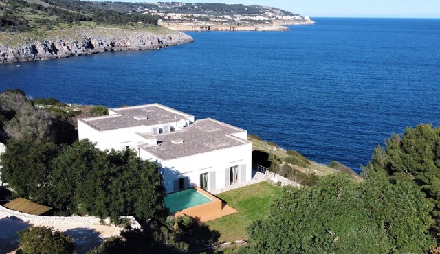 Breathtaking high end villa w/spectacular sea view