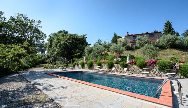 Breathtaking lake Trasimeno view villa 10 people