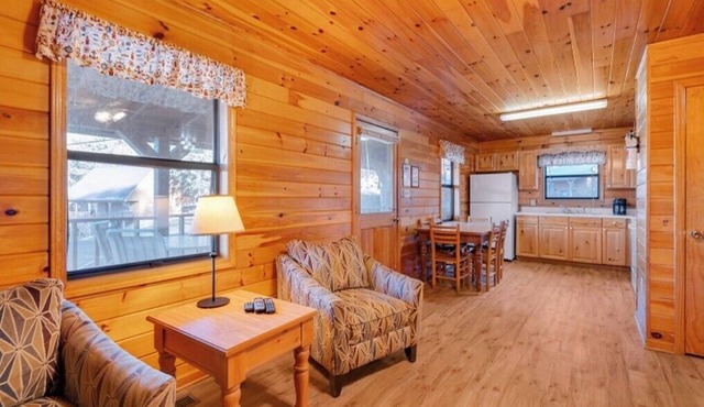 Breathtaking Lakeside 2-Bedroom Cabin on Beautiful Dale Hollow Lake #9!