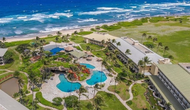 Breathtaking Oceanfront Resort, 4 pools, 2 Jacuzzis and Restaurants on Site