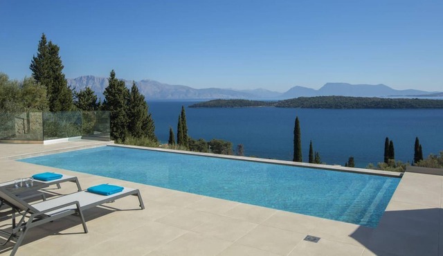 Breathtaking panoramic view in New Villa Theia, close to the beach
