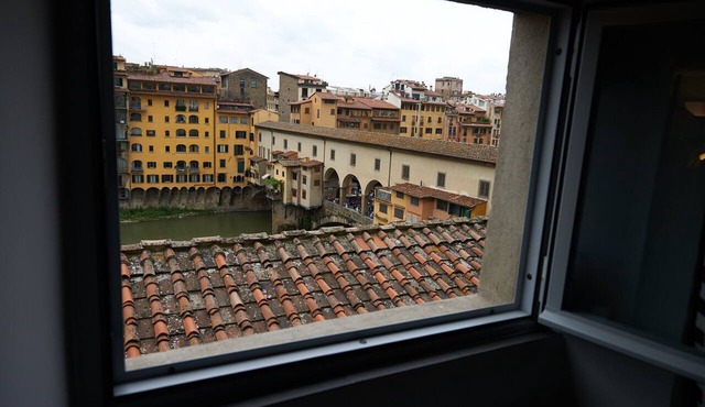 Breathtaking view on Ponte Vecchio!