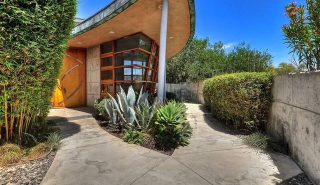 Breathtaking view! 3-bedroom house in Laguna Beach