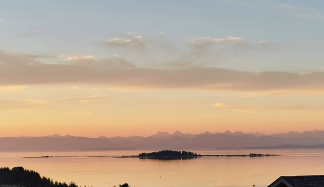 Breathtaking views, peaceful getaway and a base for outdoor adventures.