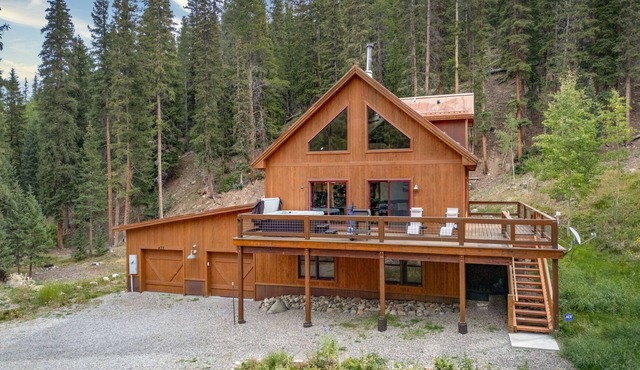 Breck Wilderness Escape - Hot Tub/Game Room/Movie Theater/2 Master Bedrooms