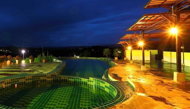 Breeze Hill Hotel