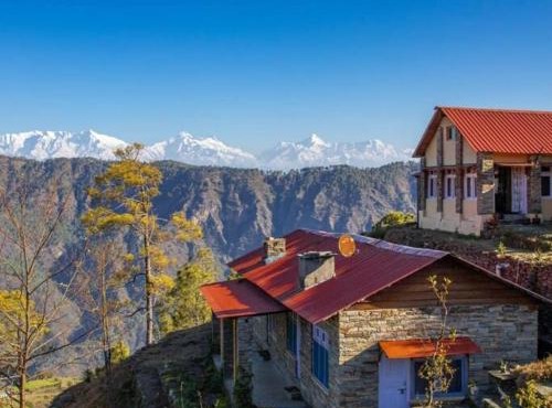 Breezy Affair -Binsar View Boutique Room