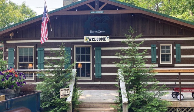 Breezy Bear Spacious Cabin, Lrg Kitchen - Free Pool Access