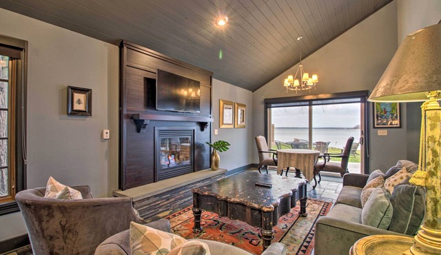 Breezy Point Escape w/Views, Dock & Fire Pit!