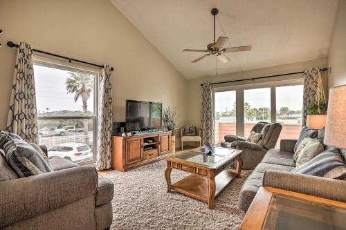 Breezy St Augustine Condo: Walk to Crescent Beach!