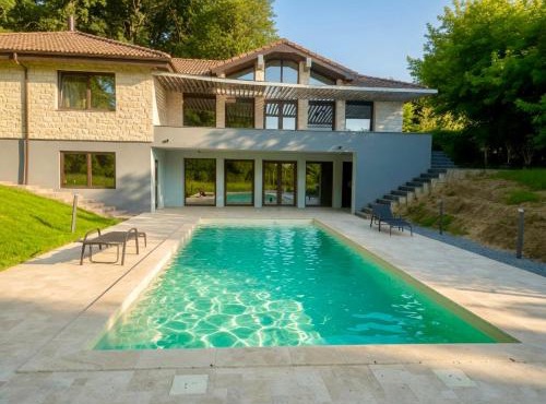 Breite Privée Forest and Pool Retreat