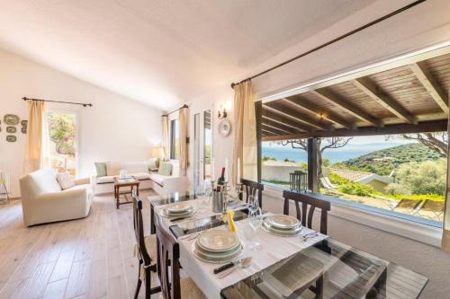 Brezza di Geremeas, Walk to the beach
