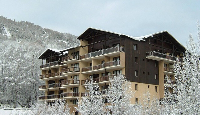 Briancon - Pelvoux - Serre Chevalier Ski - 1 Bedroom - Sleeps 6