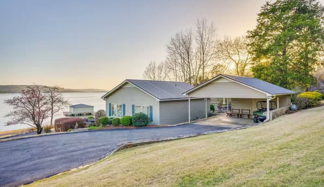 Briar Patch - Guntersville Lake, waterfront w/dock