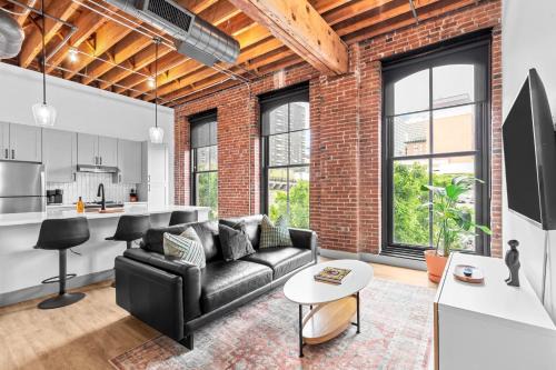 Brick & Bed Riverfront Lofts, G 201