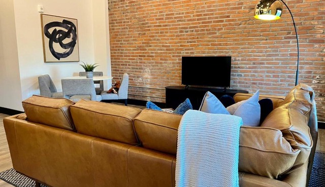Brick & Bed Riverfront Lofts, T 302
