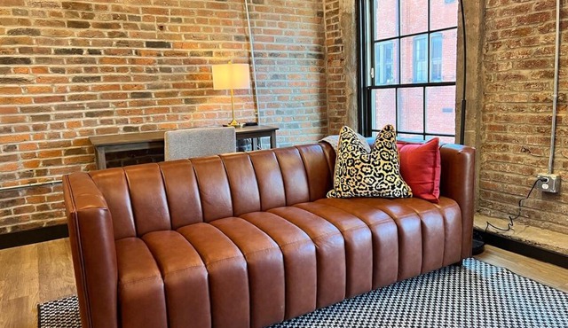 Brick & Bed Riverfront Lofts, T 308