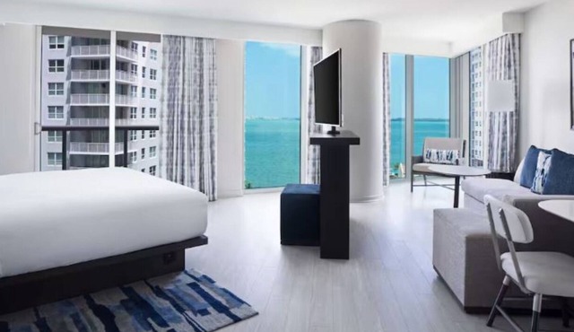Brickell Junior Suite | Bay Views, Pool Access & Dining Steps Away