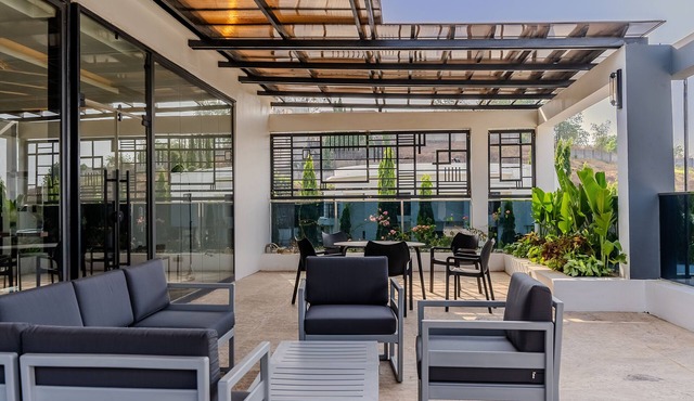 BRICKSPOINT BOUTIQUE APARTHOTEL ASOKORO