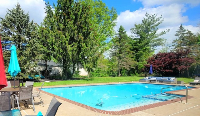 Bridle Pool House Vacation Home